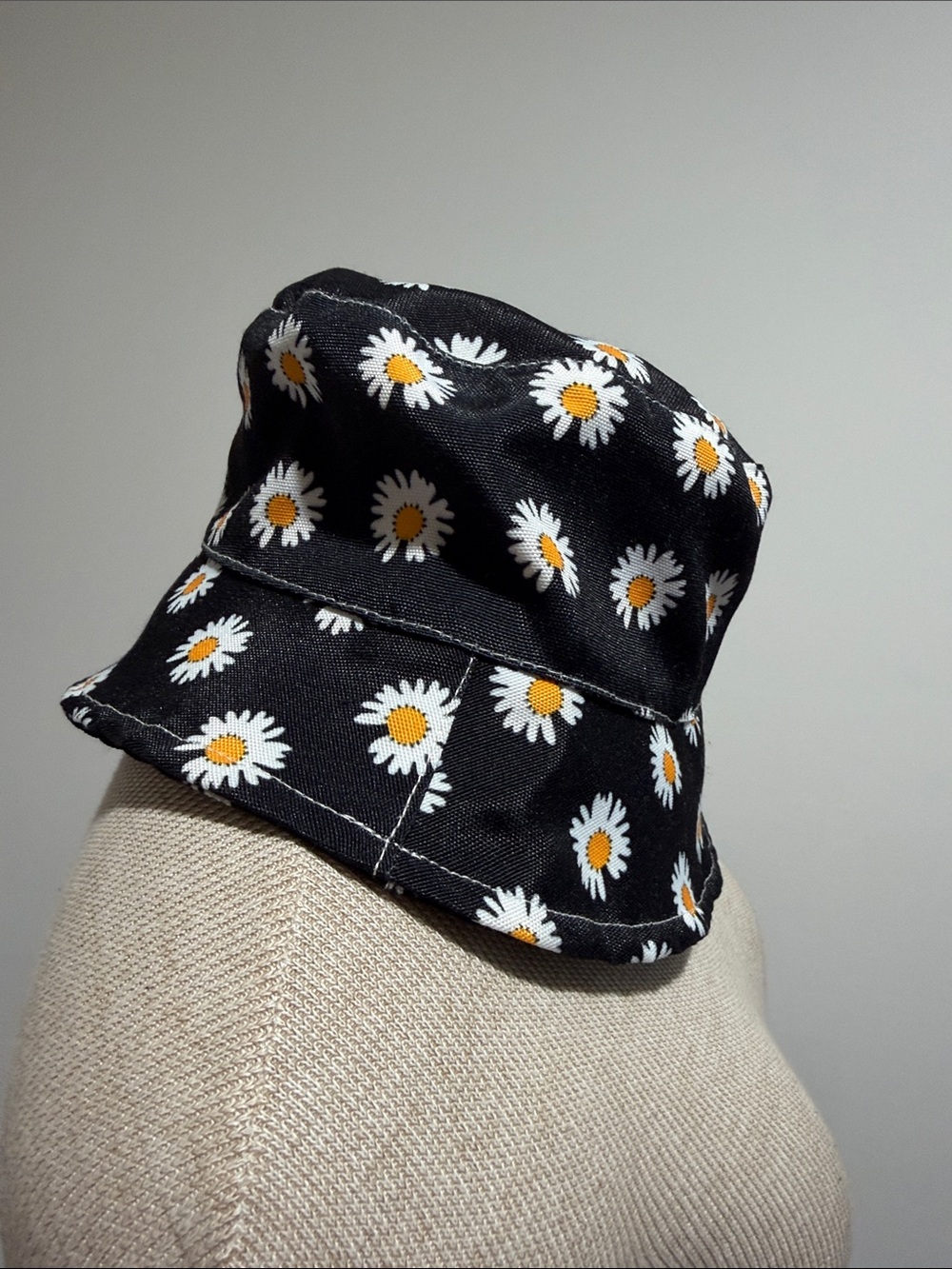 Bucket Hat All Over Daisy Pattern Black and White Whimsical Summer Hat - Picture 3 of 15